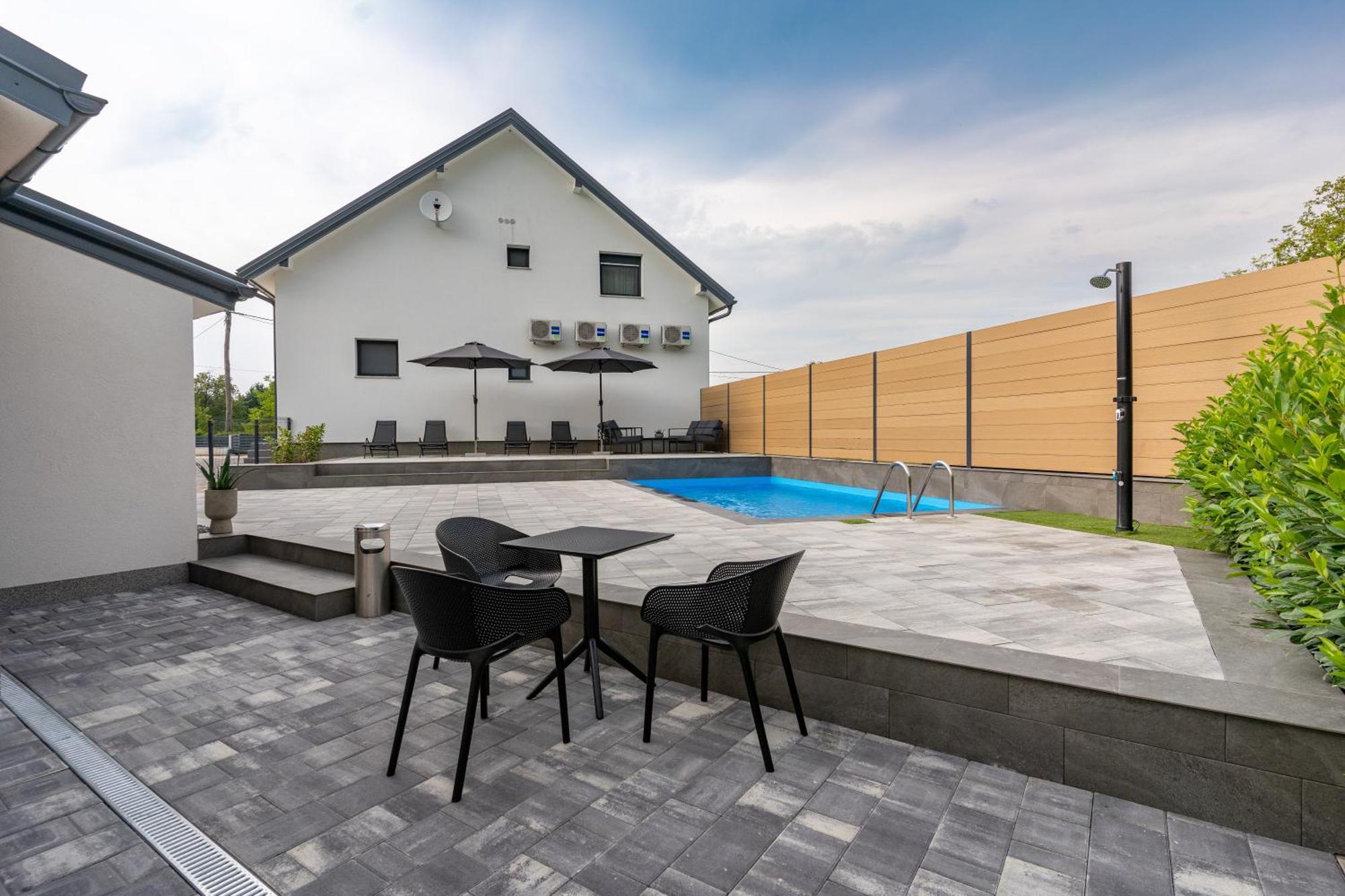 Apartments & Room Forest Slunj Εξωτερικό φωτογραφία